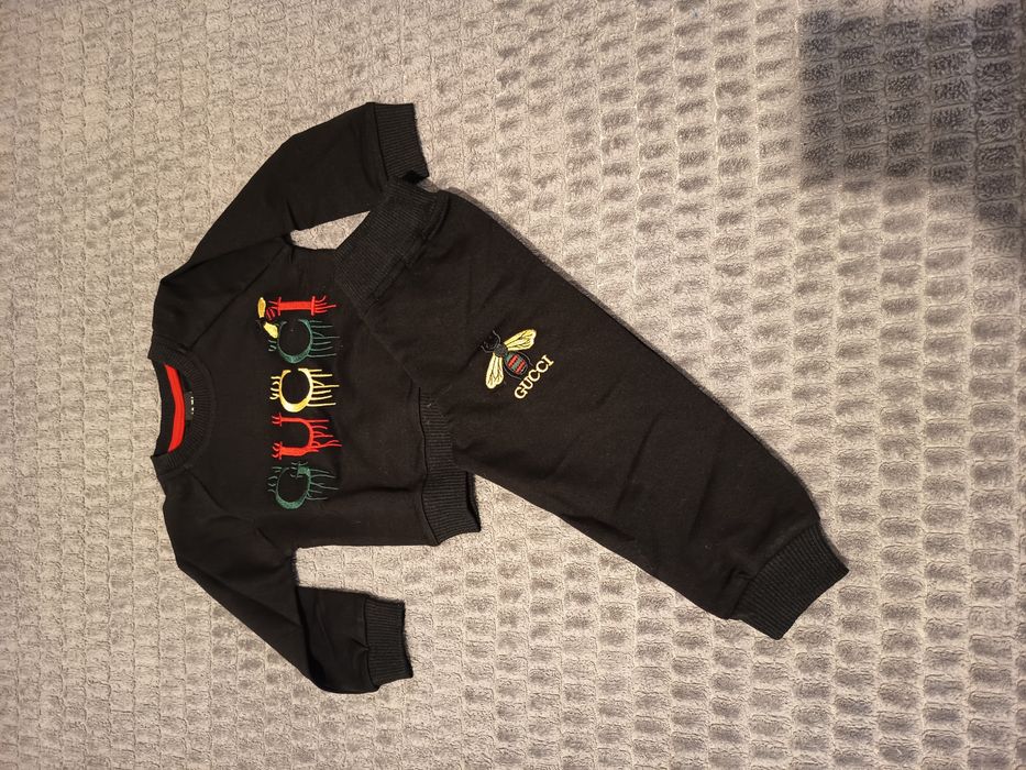 Compleu pentru bebelusi