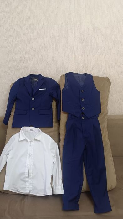 Продам костюм детский