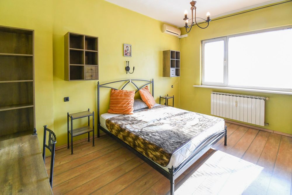 Дава се под наем Тристаен апартамент в София, Център - 135 кв.м за 796.62 € - Снимка #16