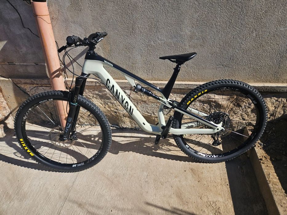 Bicicleta canyon de carbon full suspension