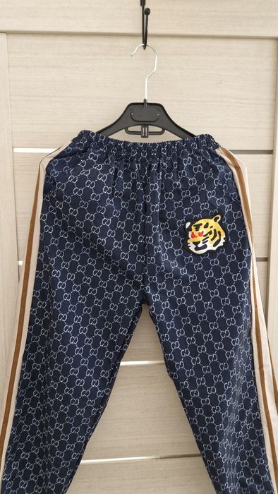 Спортивный костюм на мальчика.