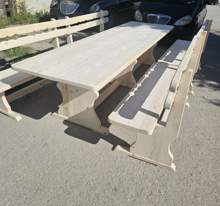 Баварски маси и пейки