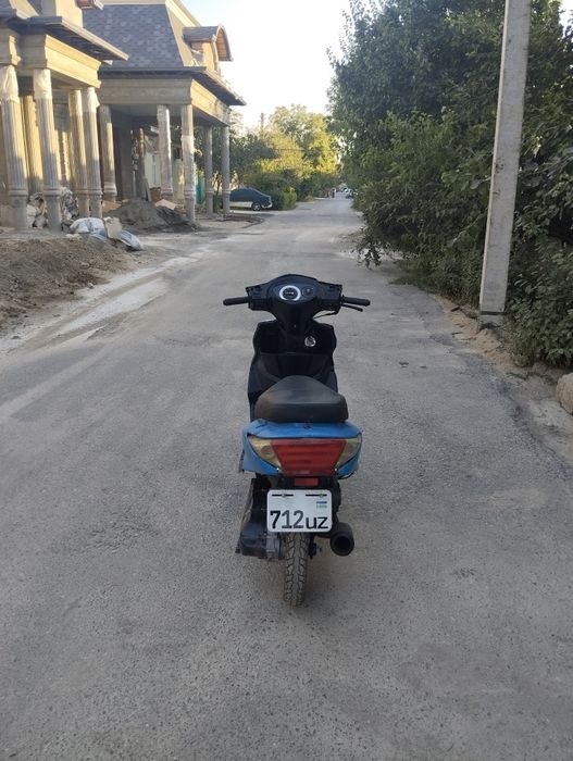 Jizzax shahrida Samuray benzinli 150cc skuter srochni sotiladi