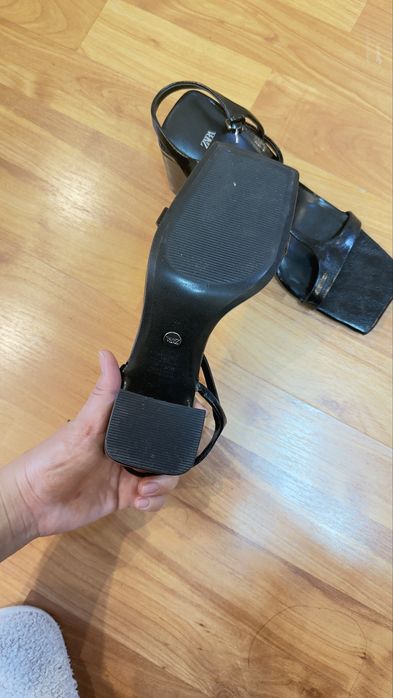 Туфли из Zara.