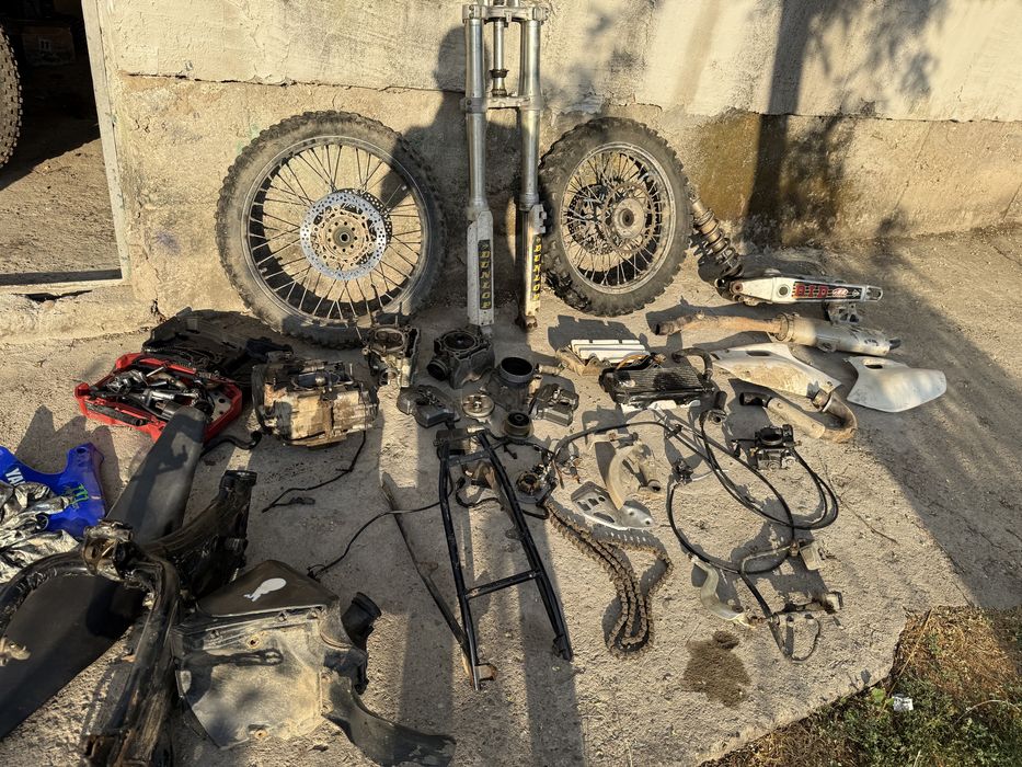 Yamaha yz400f на части