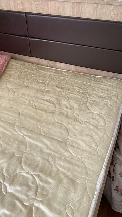 Продам двухспальную кровать