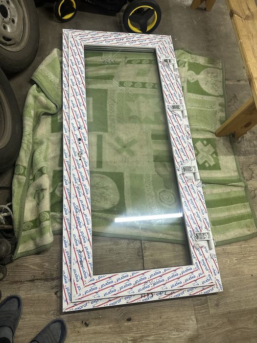 Входная пластиковая дверь