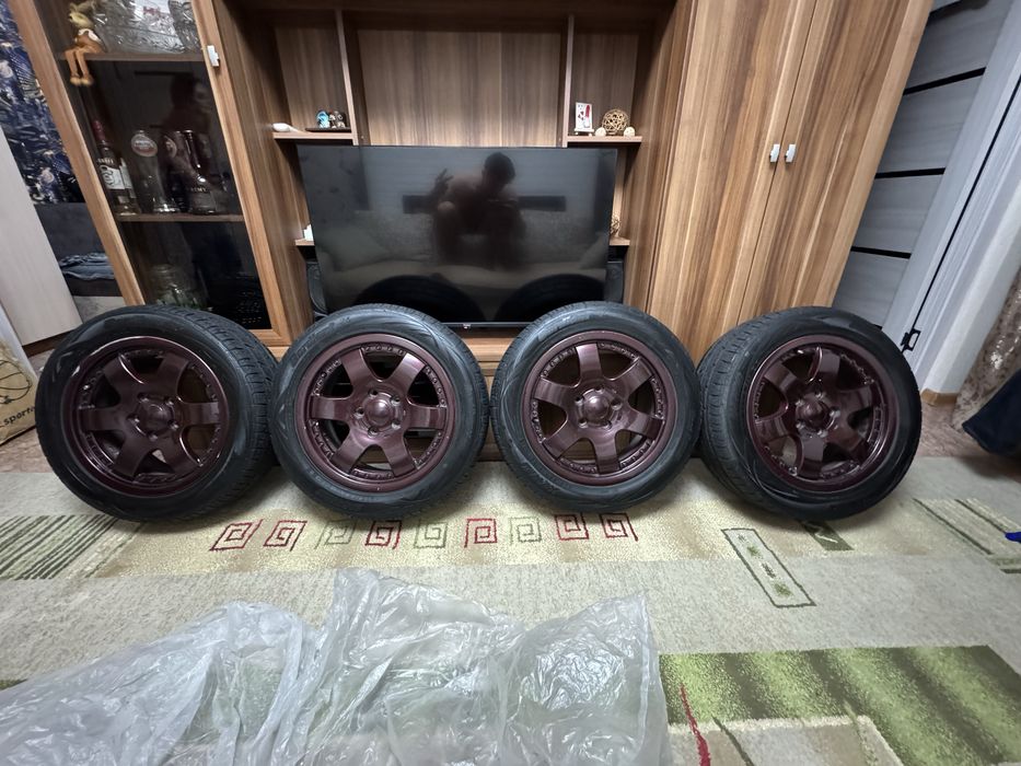 Продам комплект дисков и резины