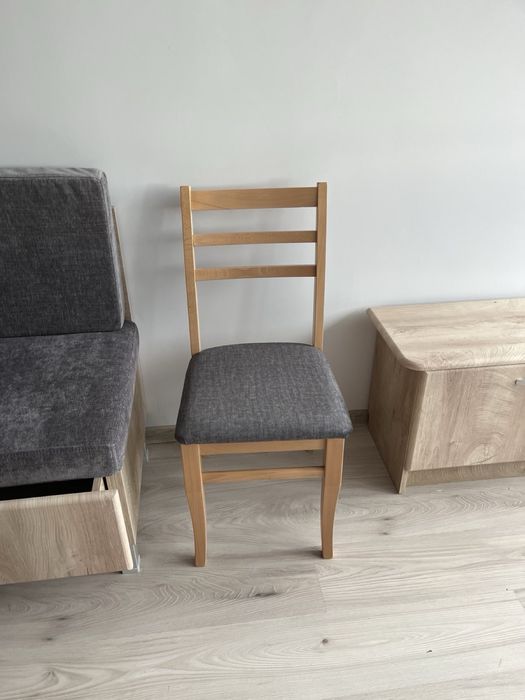 Чисто нови: Дървена маса и 2 стола