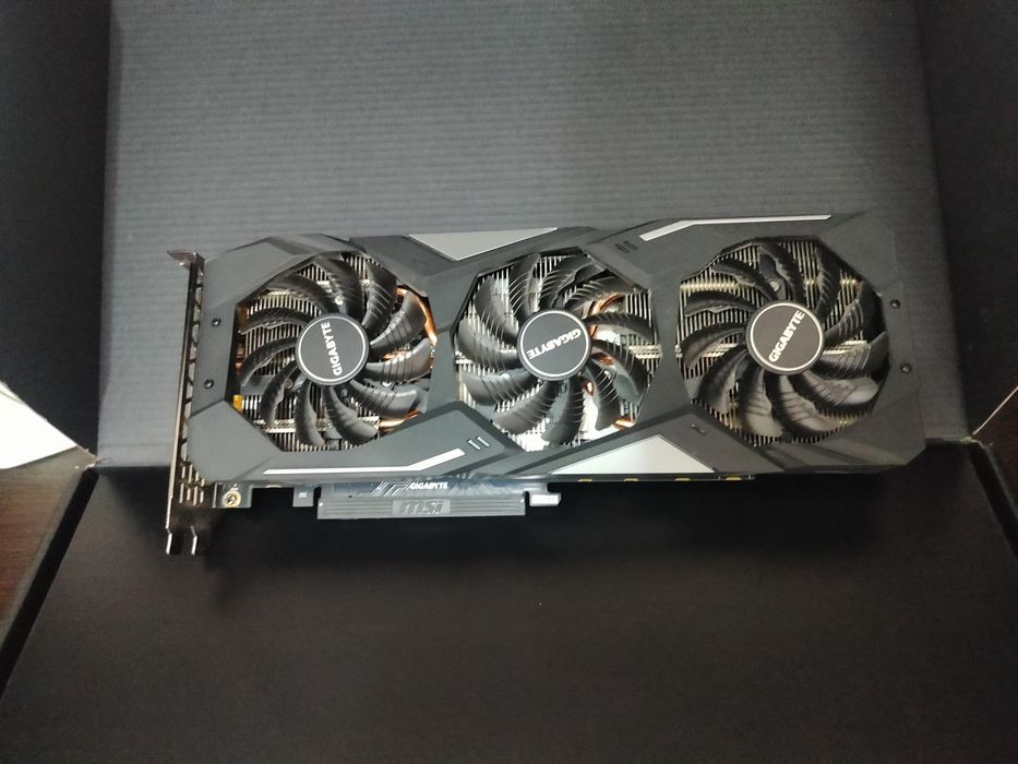 Gigabyte GeForce GTX 1660 SUPER (3 вентилятора)