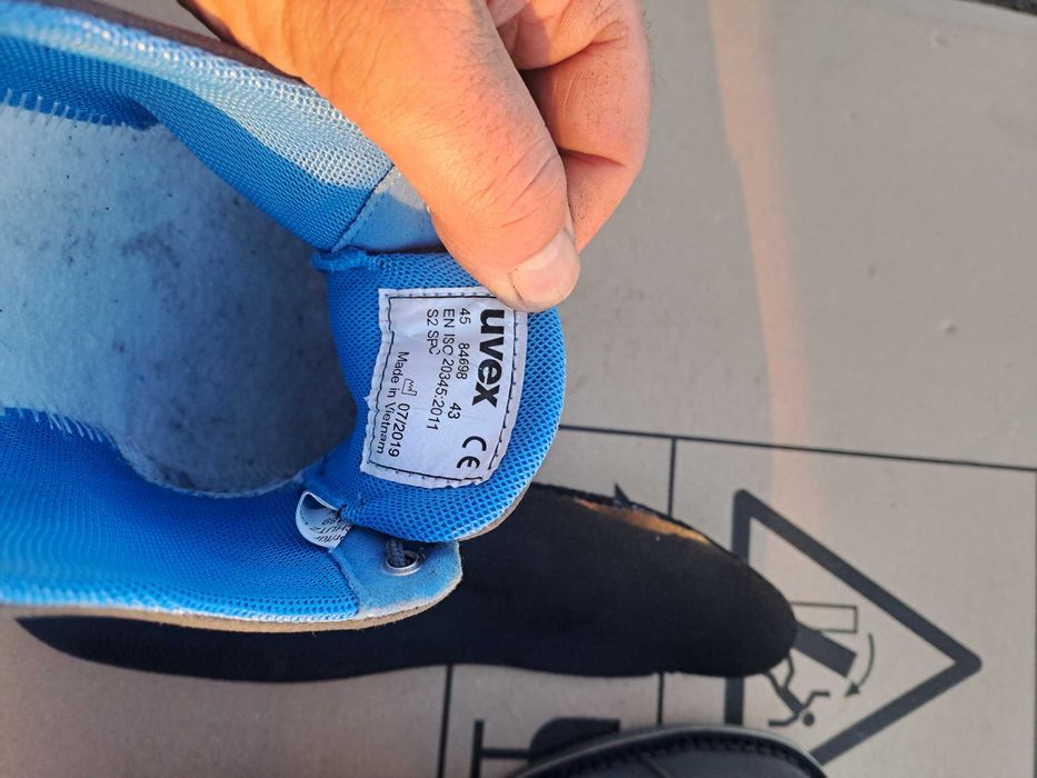 Pantofi uvex cu bombeu