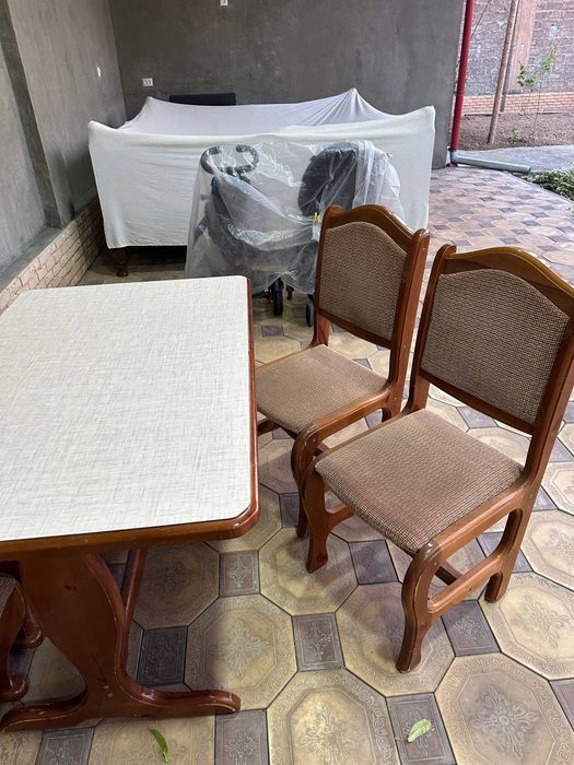 Продается комплект стол , столья, скамейка
