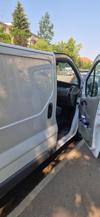 Vând renault trafic