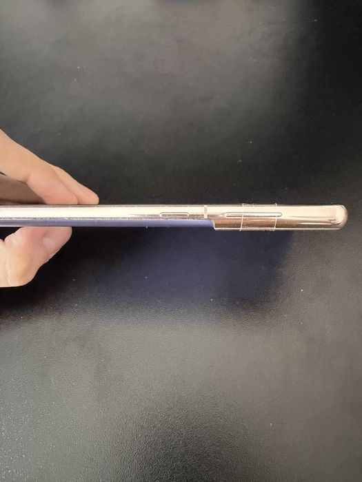 Продавам Samsung S21 ++