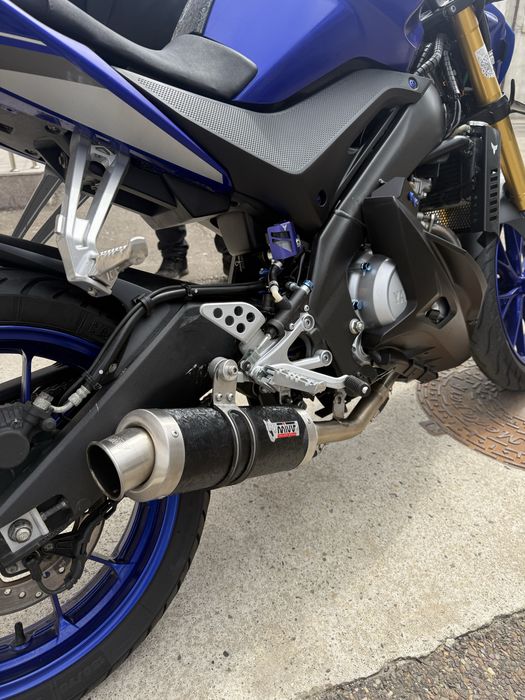 Yamaha YZF R125 2018 streetfighter unic în România, ABS față/spate, full custom