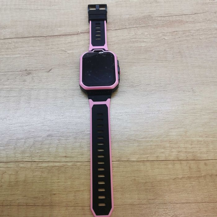 Детски смарт часовник Vivacom Kids Watch-розов/В гаранция.