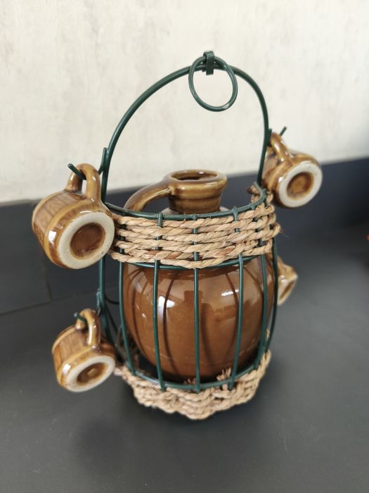 Сувенири - дървен свещник (нов) и комплект за ракия