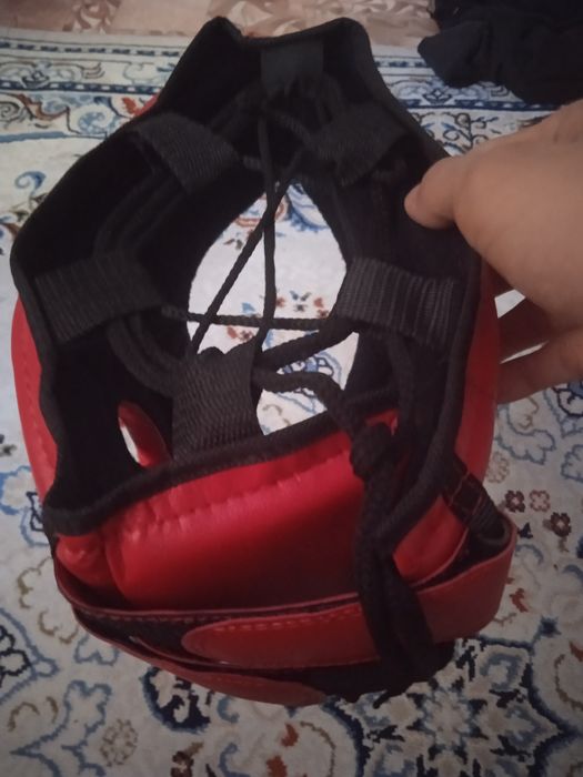 Красный шлем Everlast