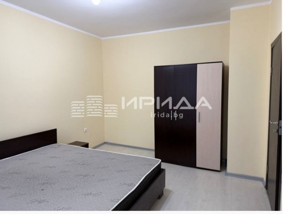 Тристаен ремонтиран апартамент в Медицинска академия!