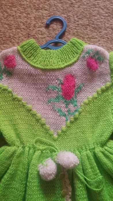 Детское вязаное платье