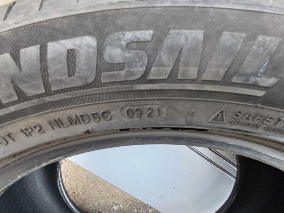 Vand cauciucuri de vara + iarna+jeante+capace