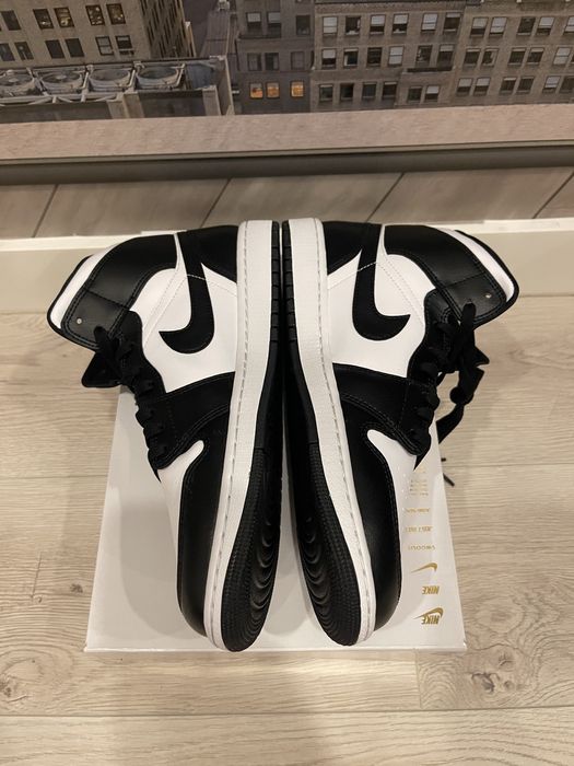 Jordan 1 Mid Panda