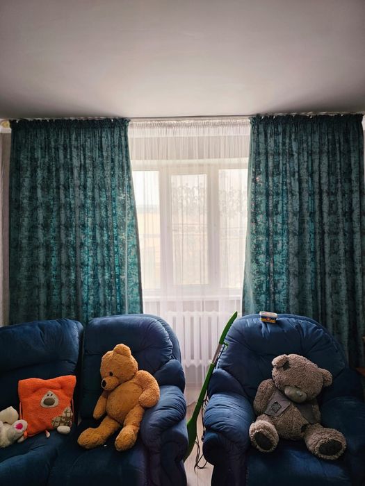 Продам угловой диван и кресло