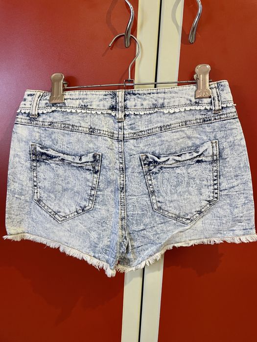 Pantaloni scurti Bershka NOI