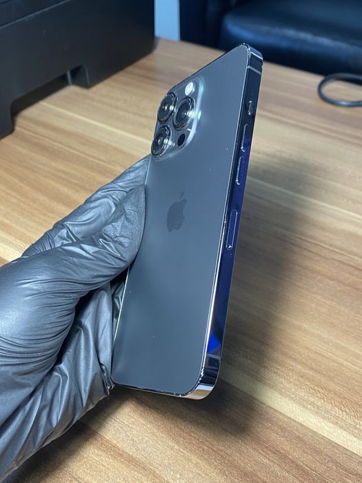 iPhone 13 Pro• 256 GB •Graphite