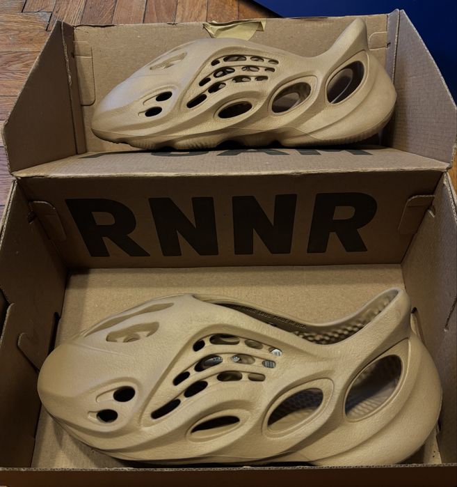 Vand Yeezy Foam Runner Ochre 44,5