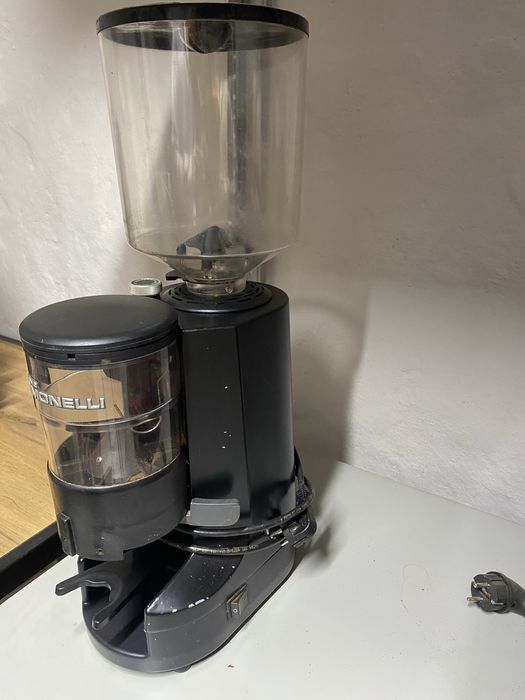 Кофмемолка simonelli nuova