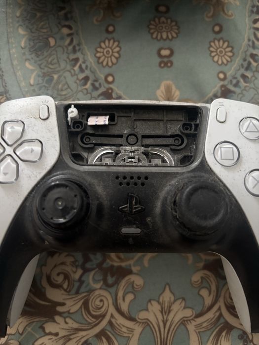 Продам геймпад оригинал ps5