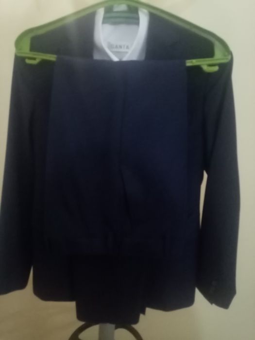 Школьный костюм на 2,3 класс.