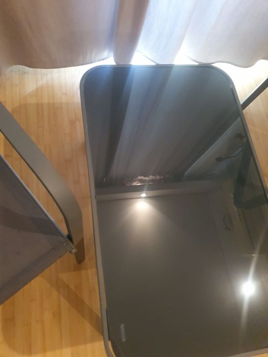 Vand masa cu 2  scaune