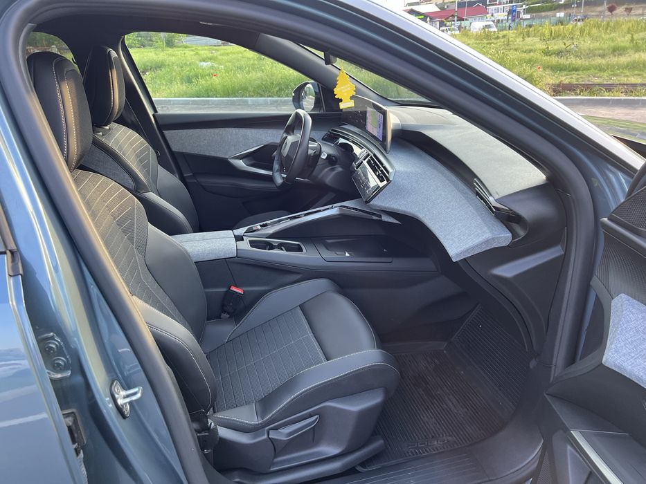 Peugeot 3008 ALLURE 1.2 HYBRID 136