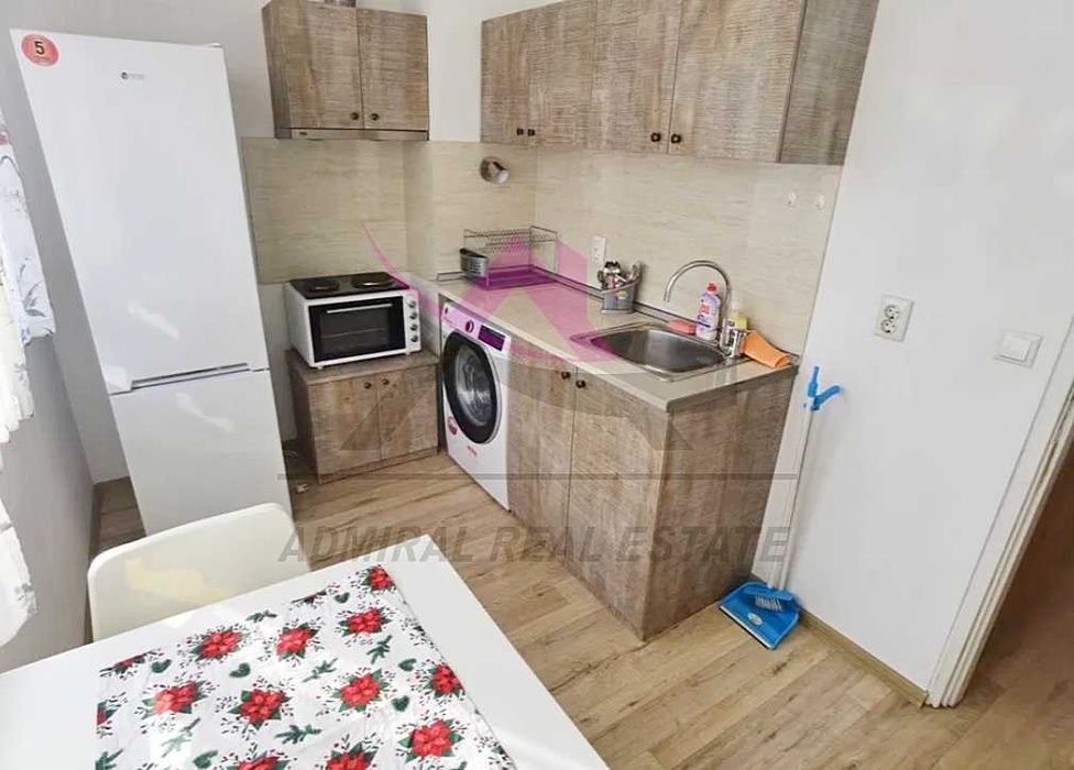 Кокетен и Приветлив! Двустаен- Лятно Кино Тракия