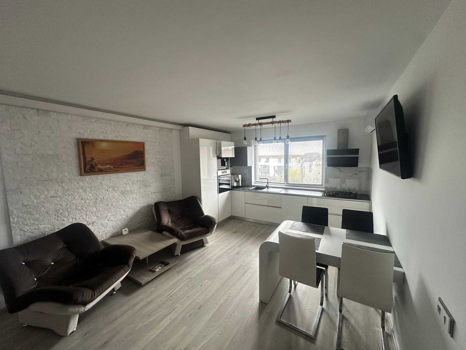 Apartament de vanzare - 3 camere  Zona Marul de Aur