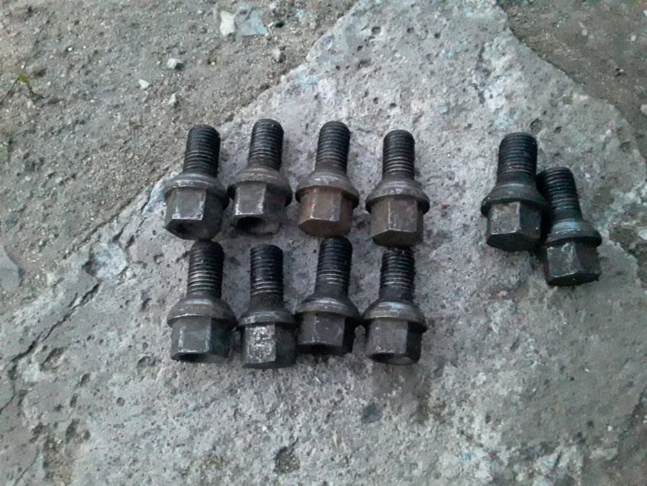 Продам запчасти на Мерседес