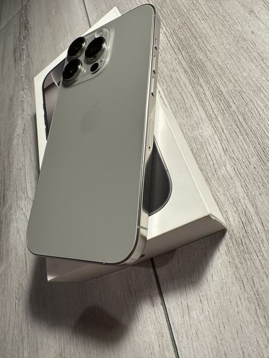 Vând/Schimb Iphone 16 pro 256gb silver baterie 91%