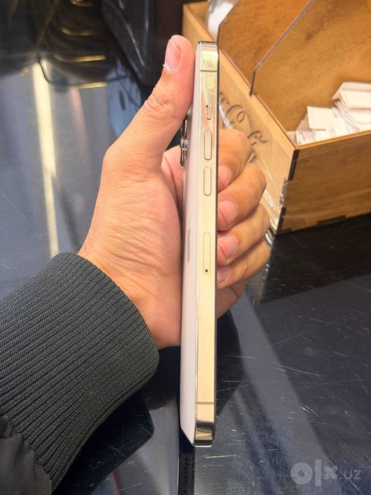 Iphone 12pro max radnoy ideal telefon