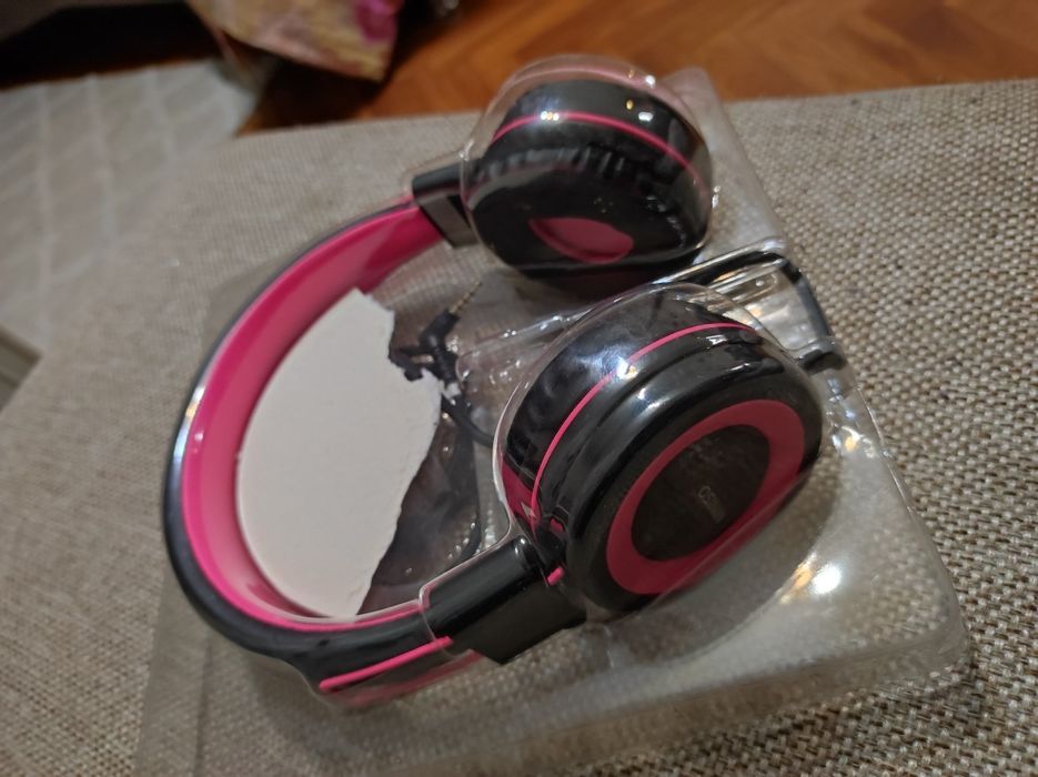 Наушники новые.                .