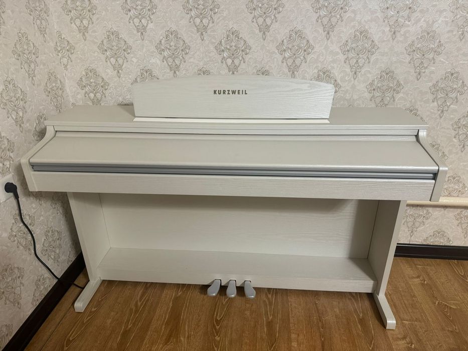 Продам пианино почти новый