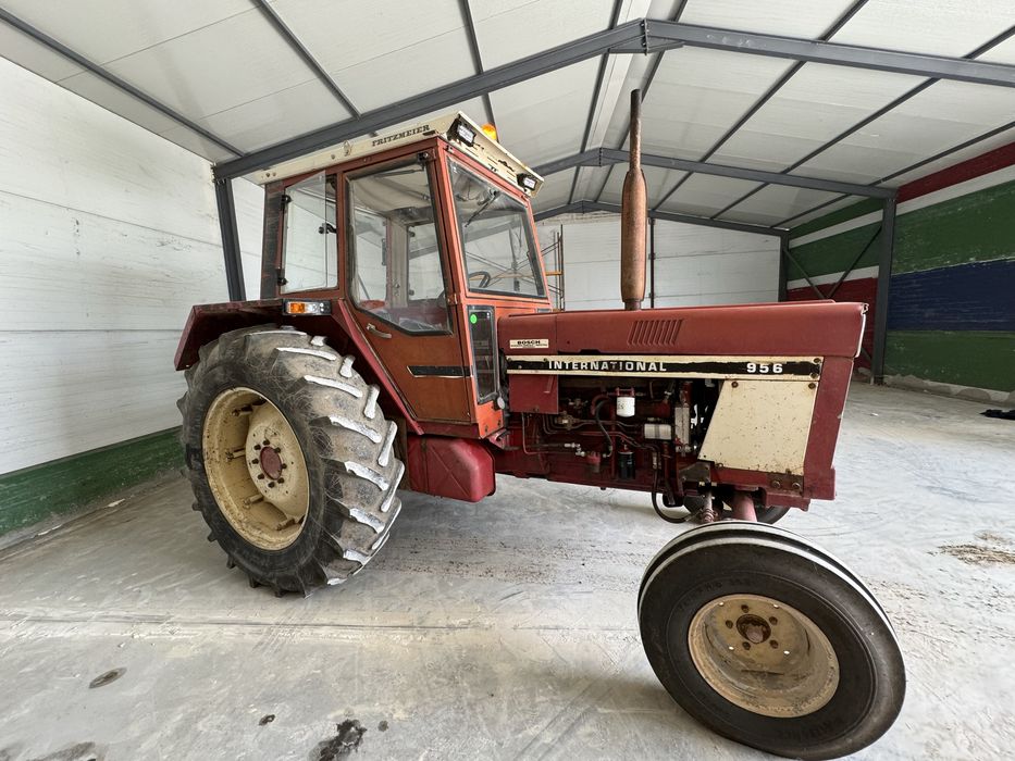 Tractor International 956