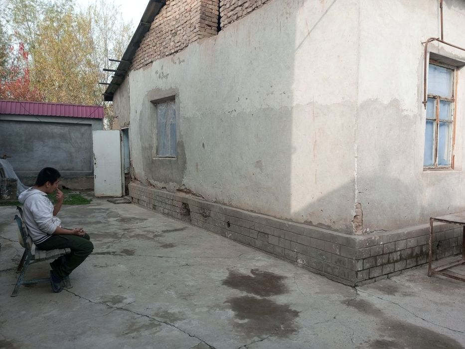 4 Xonali Uy sotiladi