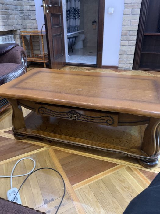 журнальный дубовй столик