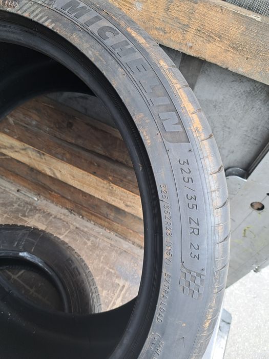 O anvelopa 325/35 R23 Michelin