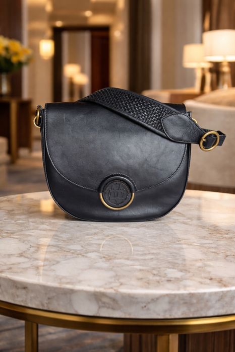Furla Massimo Dutti  черна чанта
