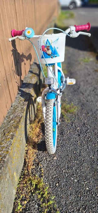 Vand bicicleta cu frozen pentru fete ,marimea 16 inch. Stare perfecta, foarte puțin utilizata.
