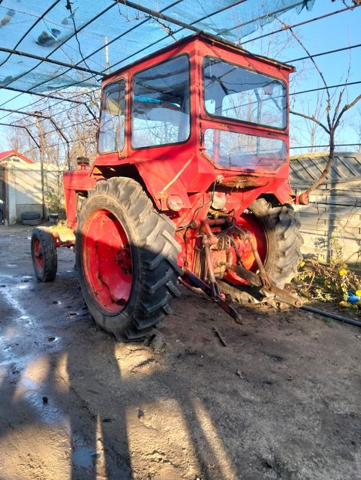 Vând Tractor U650
