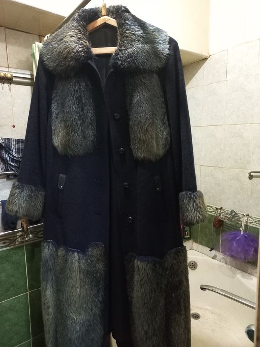 Продам пальтоИз ламыГдр